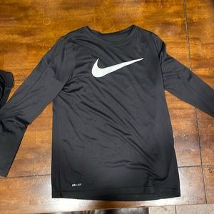 Nike for fit long sleeve shirt